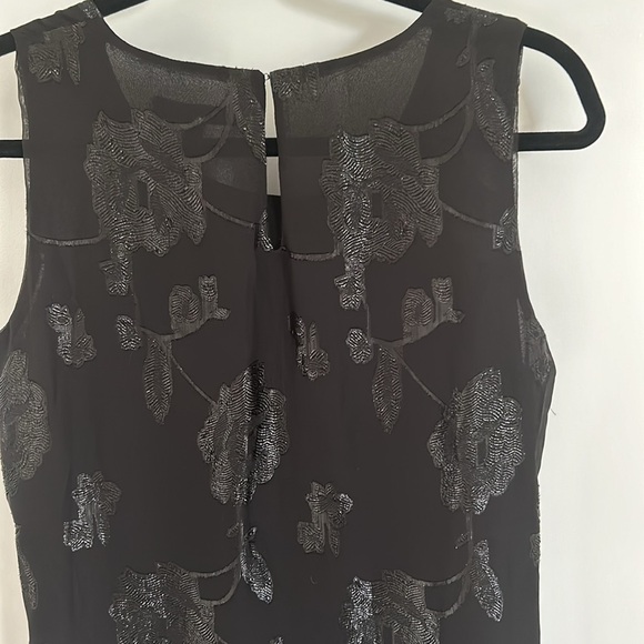 Rose & Olive day/evening sleeveless top - Picture 2 of 4